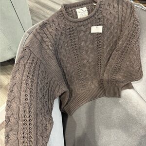 Elegant Cable Knit Crew Neck Sweater